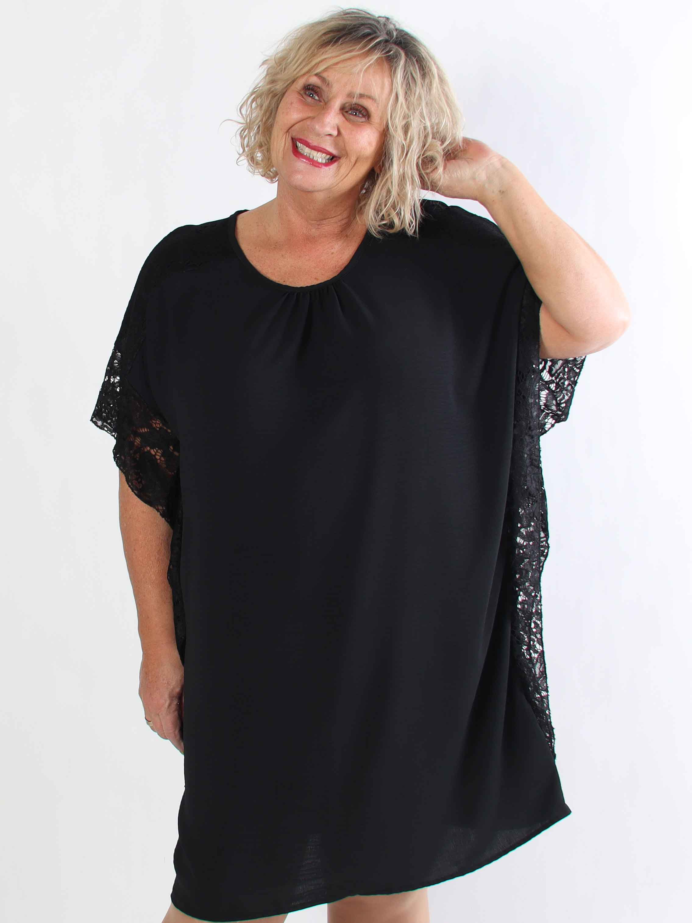 Frazzine - Plus size kjole i løs pasform med blondekant